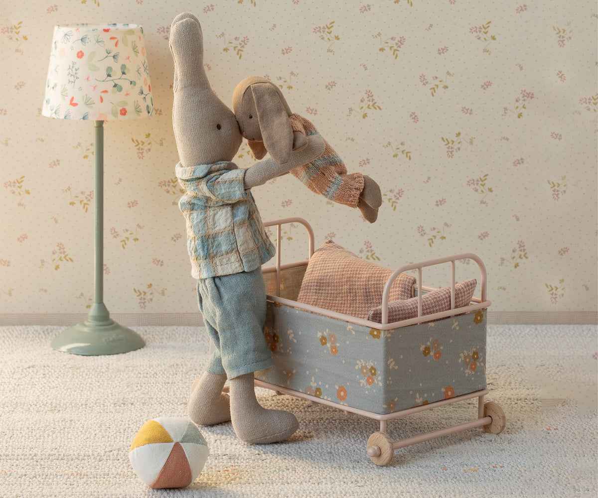 Maileg | Micro Brown Rabbit Knitted Pink Fabric Outfit