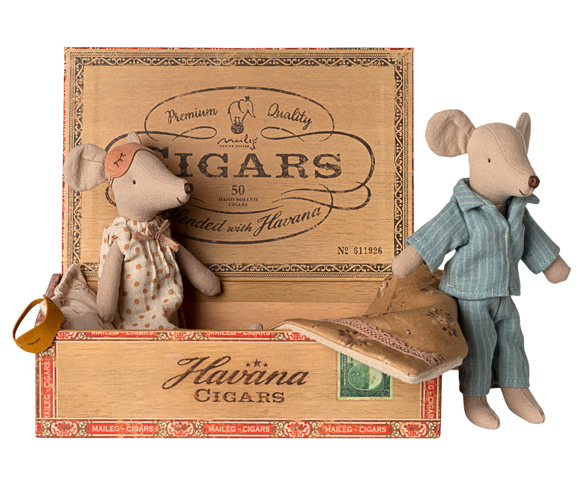 Maileg | Mama & Papa Mice in Cigar Box