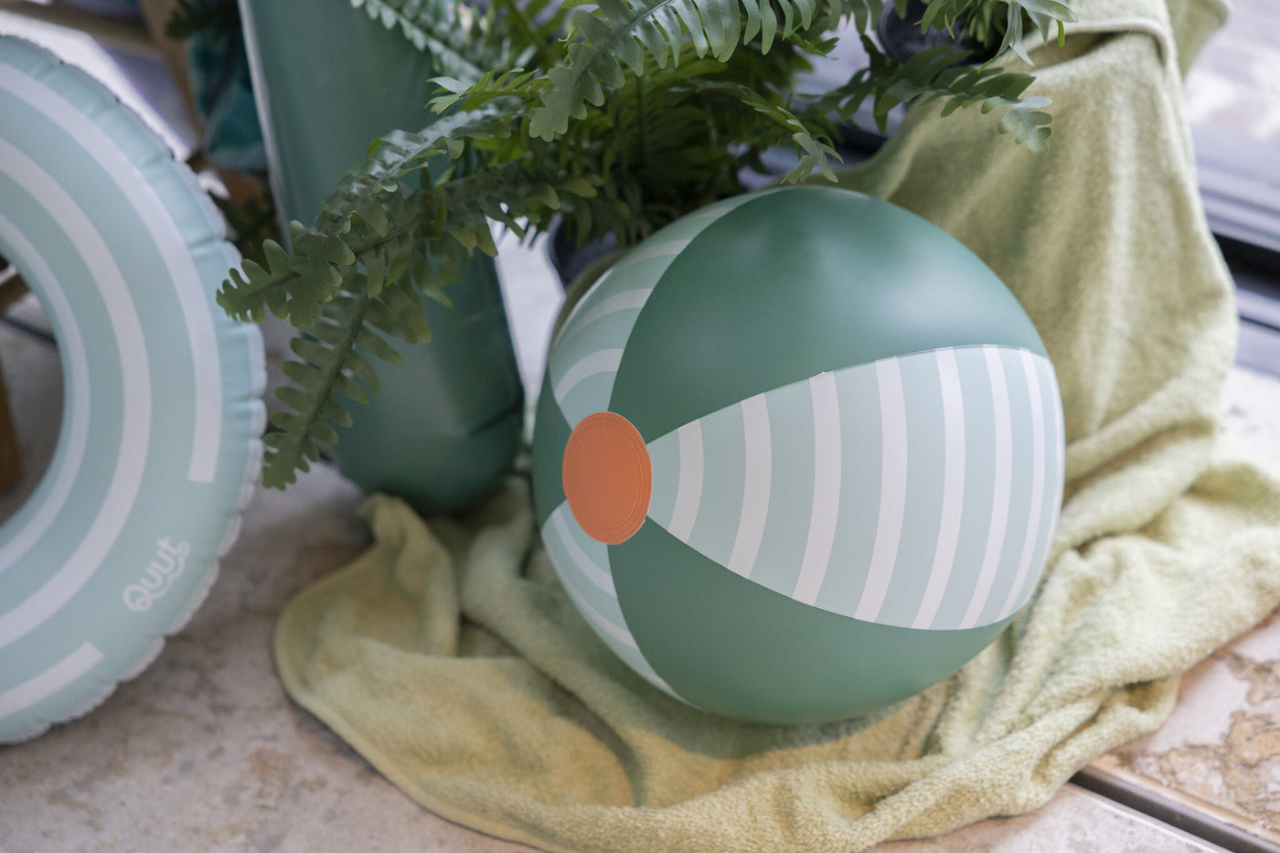 Quut | Strandbal 30cm - Garden Green