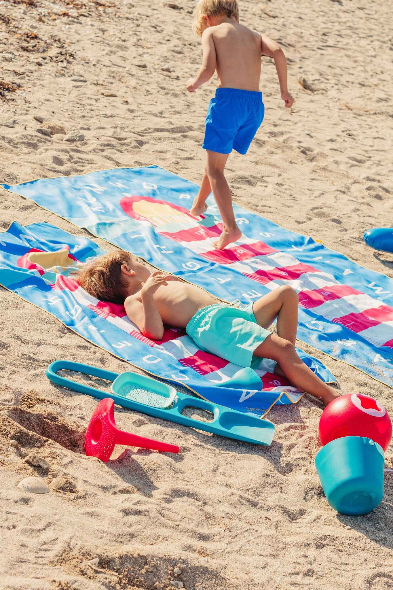 Quut | Play Towel M (140 x 70cm) Lighthouse Blue
