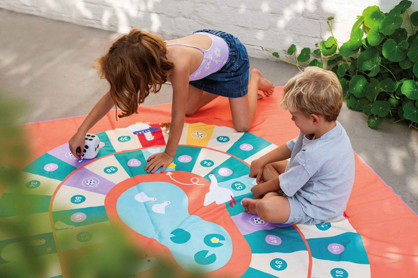 Quut |  XL Play Towel (180 x 180cm) Game Of The Goose