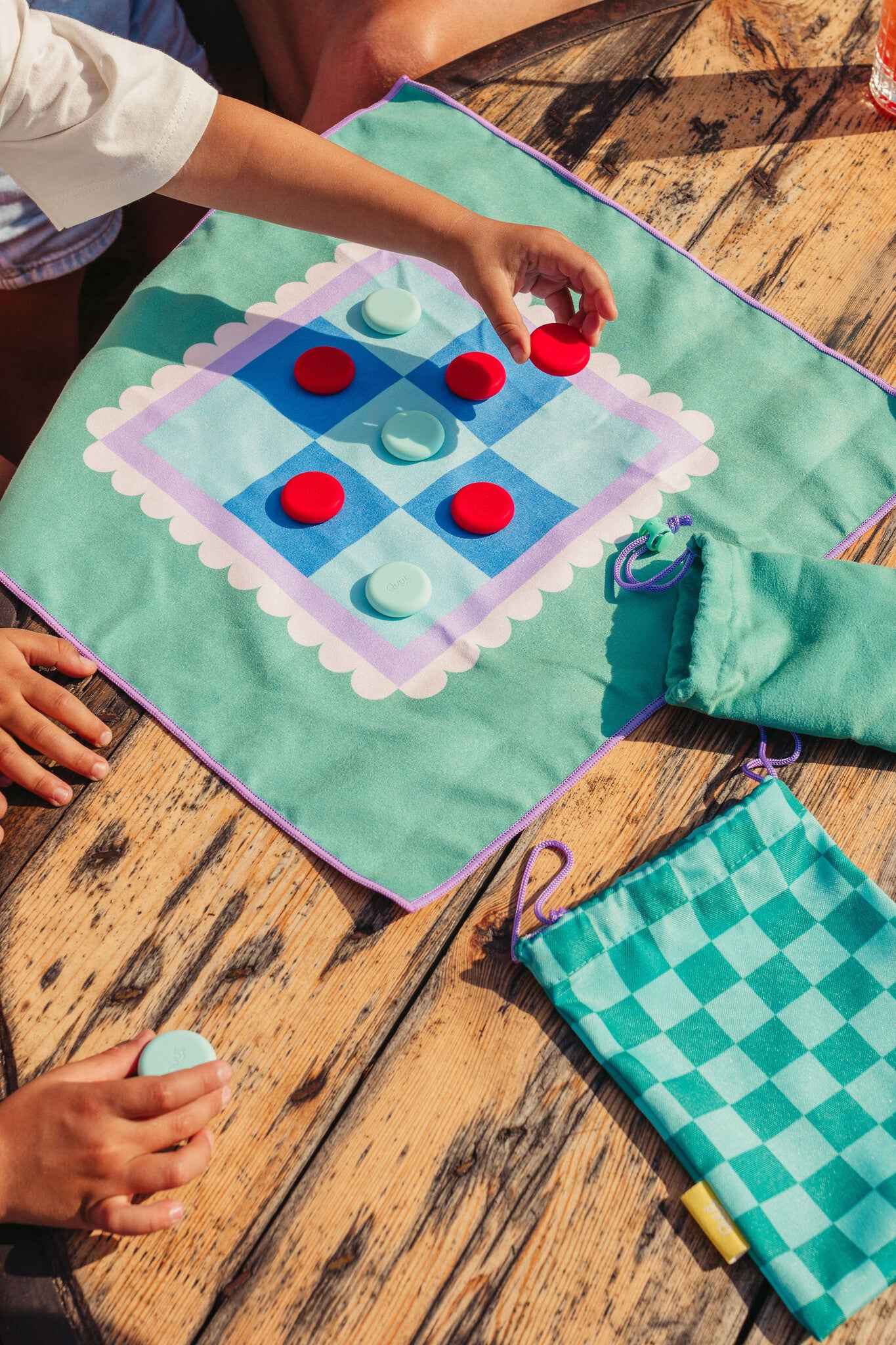 Quut | Travel Game Horses / Tic Tac Toe