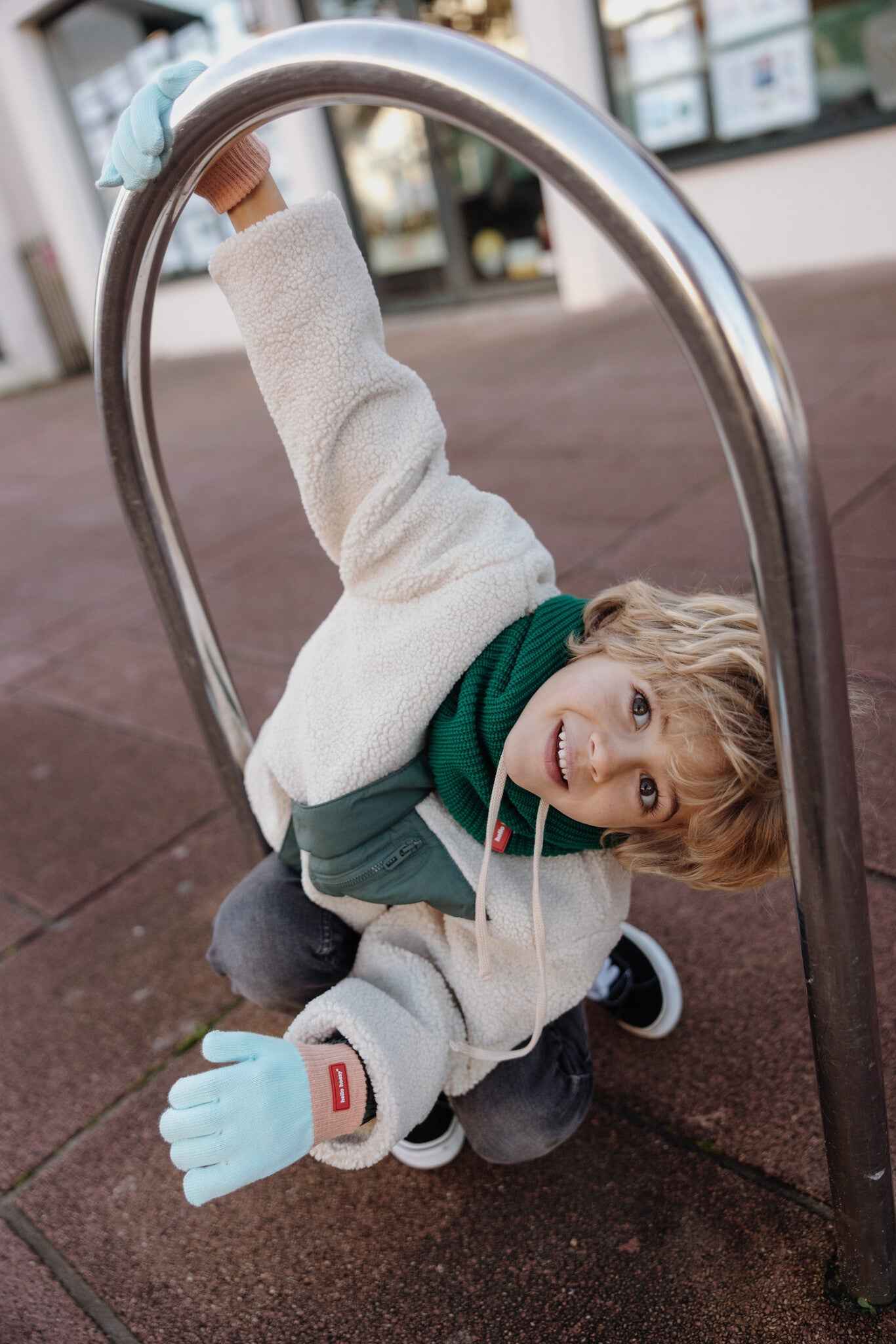 Hello Hossy | Handy Candy Gloves