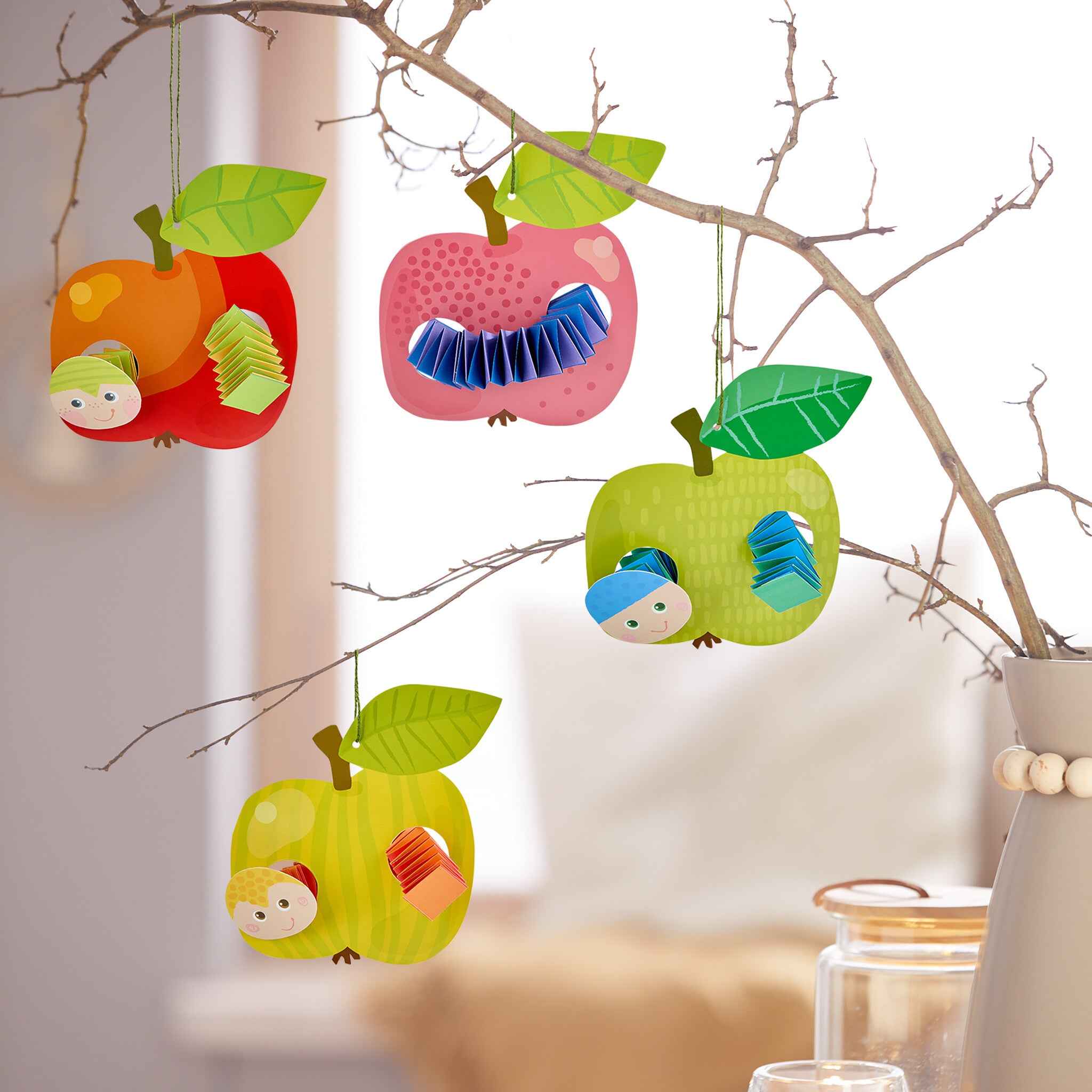 Haba | Knutselen- Eerste Vouwproject â€“ Appelwormpjes
