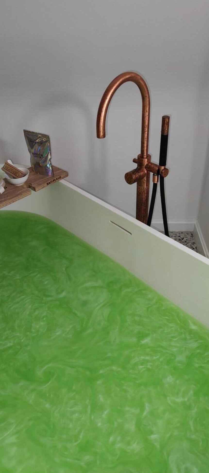 Sensus Lotus | Christmas Bauble Apple Green Bath Powder 30gr