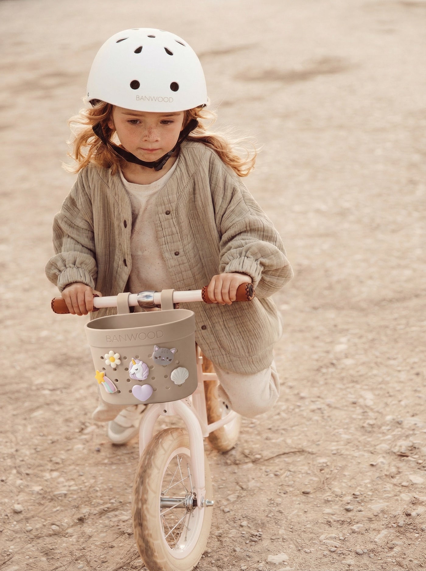 Banwood | fietsmand pin & ride sand
