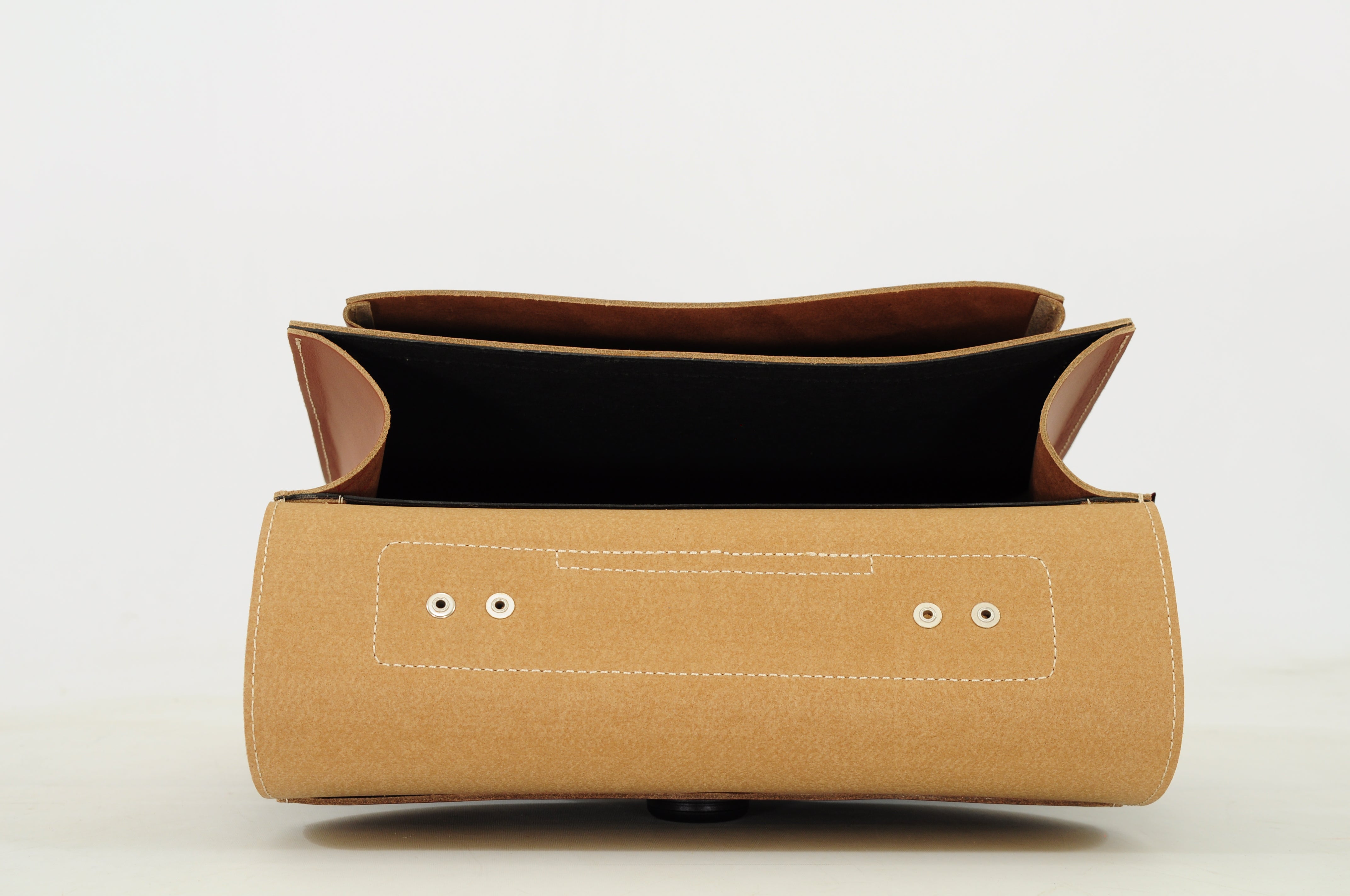 Own Stuff | lederen kleuterboekentas car chestnut