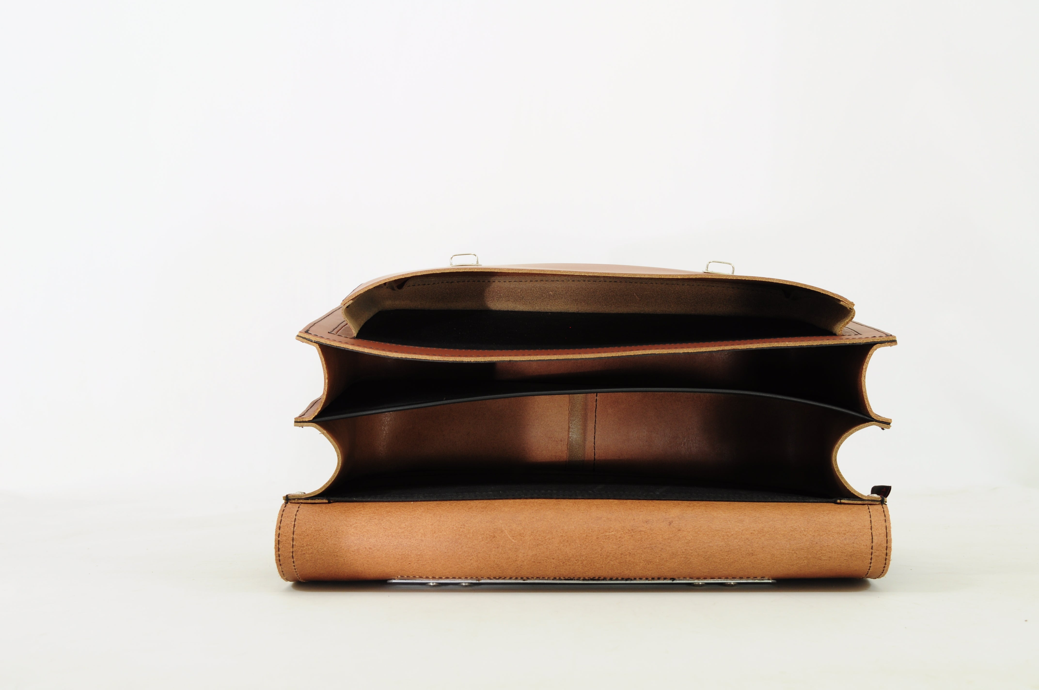 Own Stuff | lederen boekentas classic dino chestnut