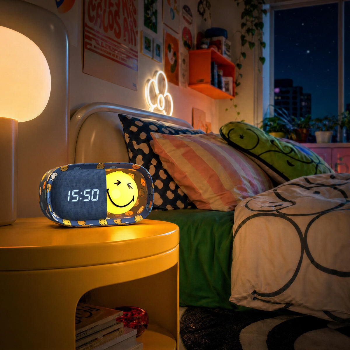 MOB | dreamy clock smiley world blue
