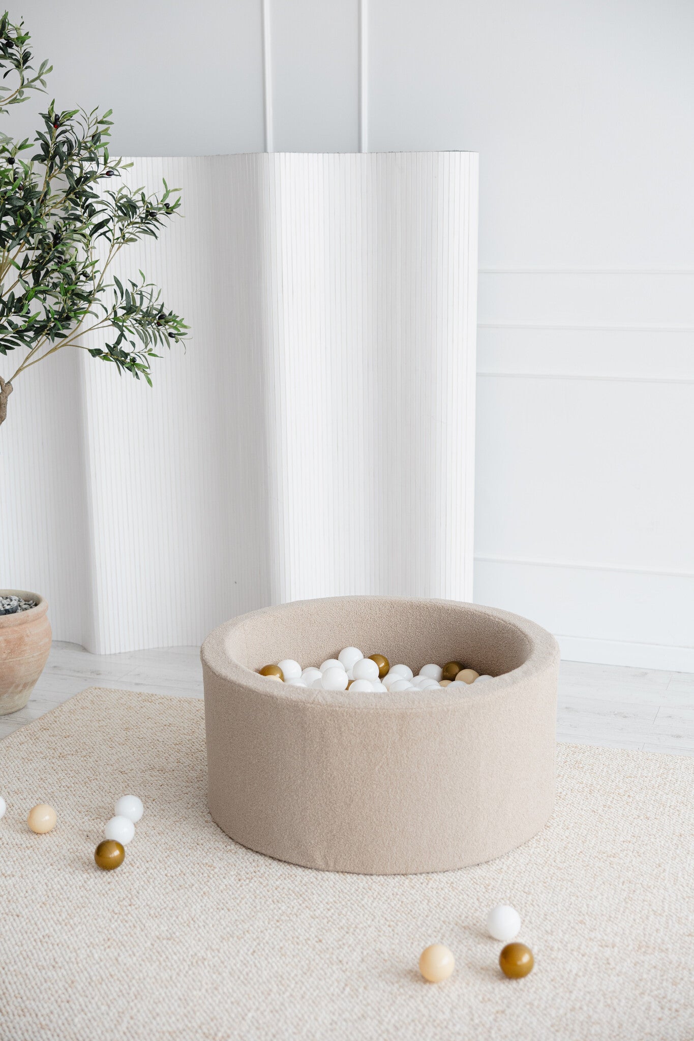Moje | Ballenbad Bouclé - Beige 90x40 cm + Ballen