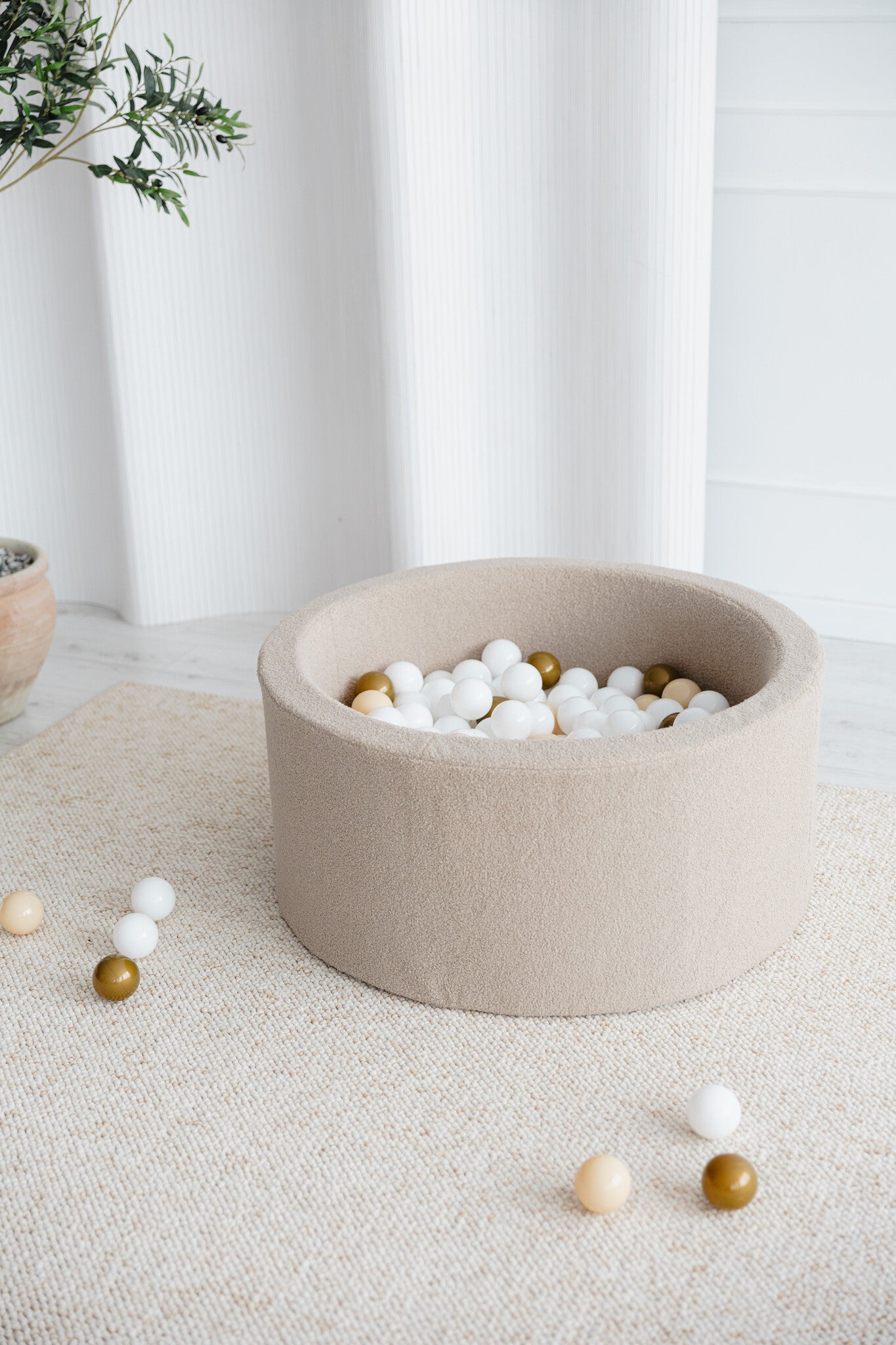 Moje | Ballenbad Bouclé - Beige 90x40 cm + Ballen