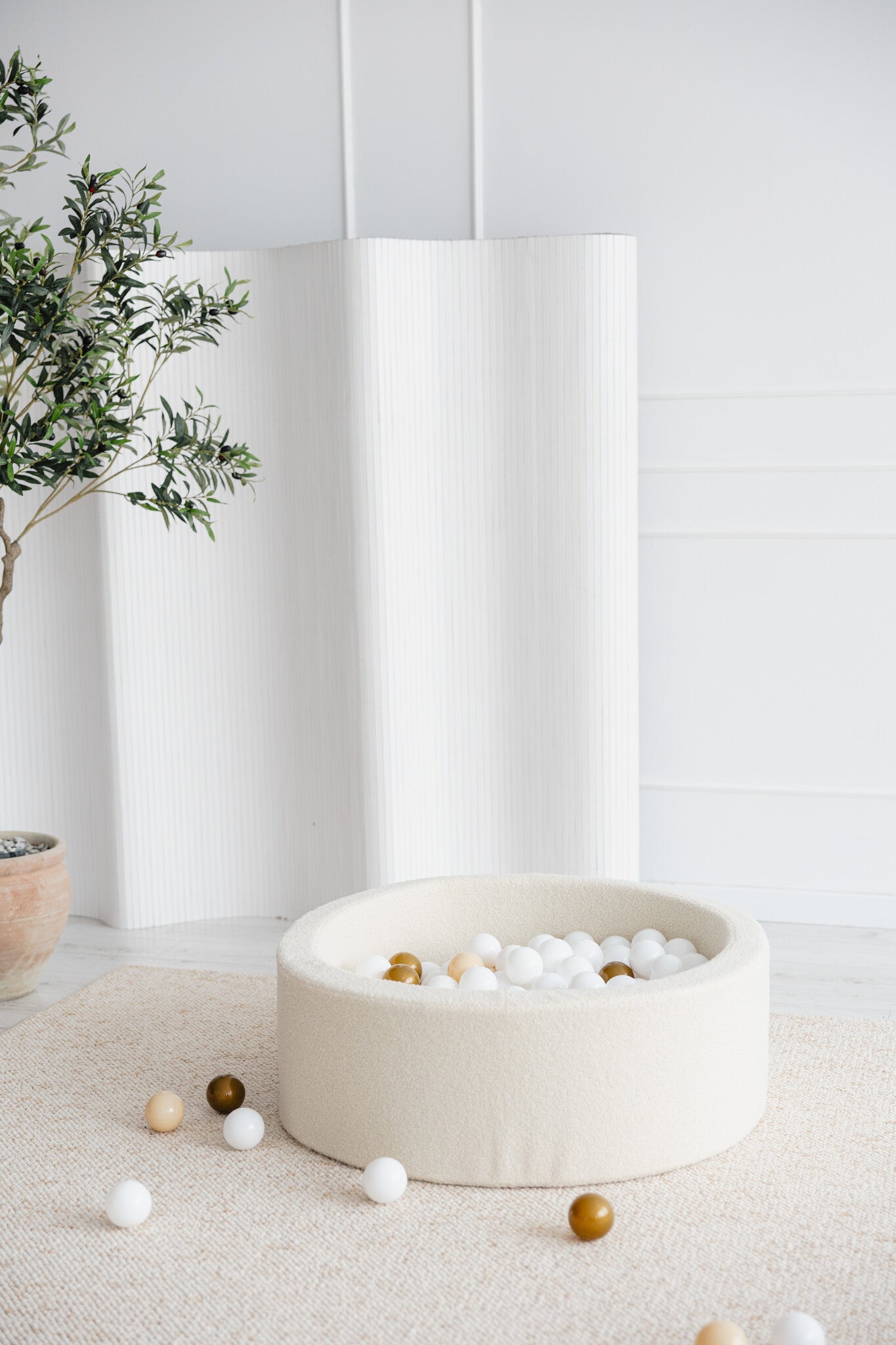 Moje | Ballenbad Bouclé - Crème 90x30 cm + Ballen