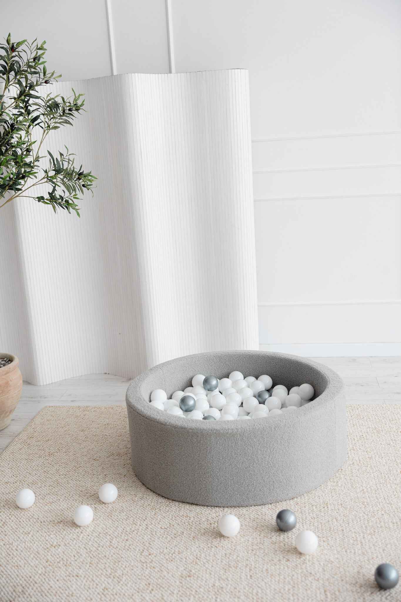 Moje | Boucle Ball Bath - Grey 90x30 cm + Balls