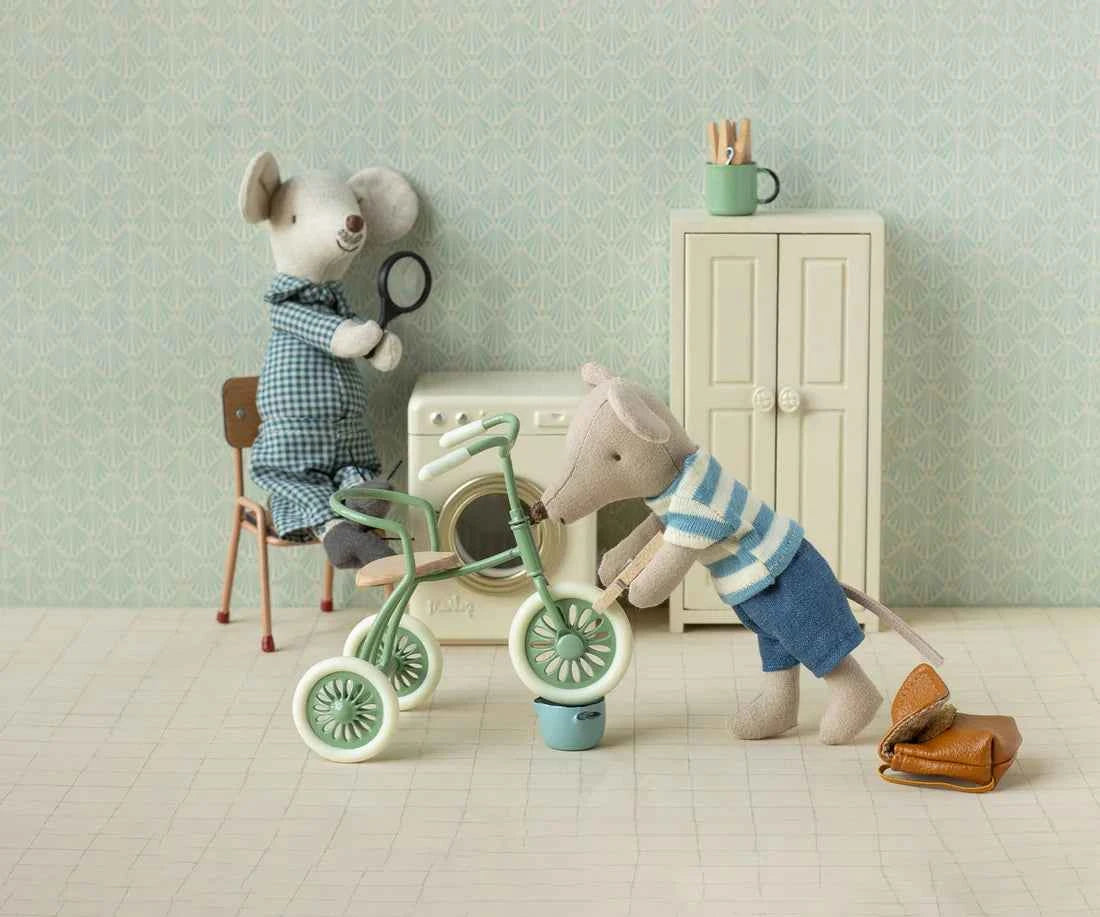 Maileg | Tricycle Mouse Big Brother Brown