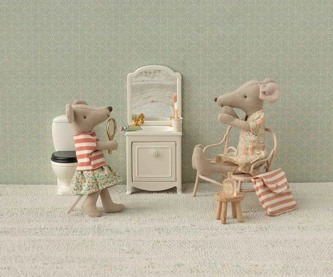 Maileg | Tricycle Mouse Big Sister Green