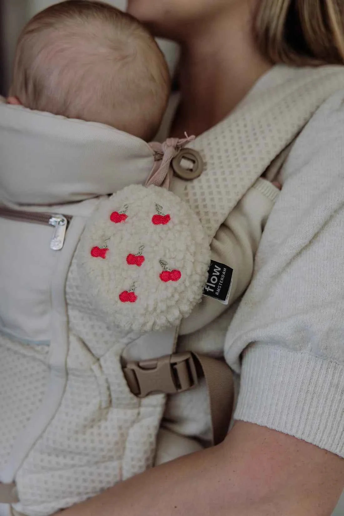Flow Amsterdam | Lucy - Comforter On The Go Cherries
