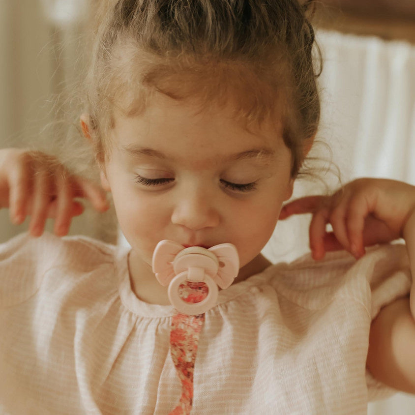 Elodie | Binky Bow Newborn  Misty Pink