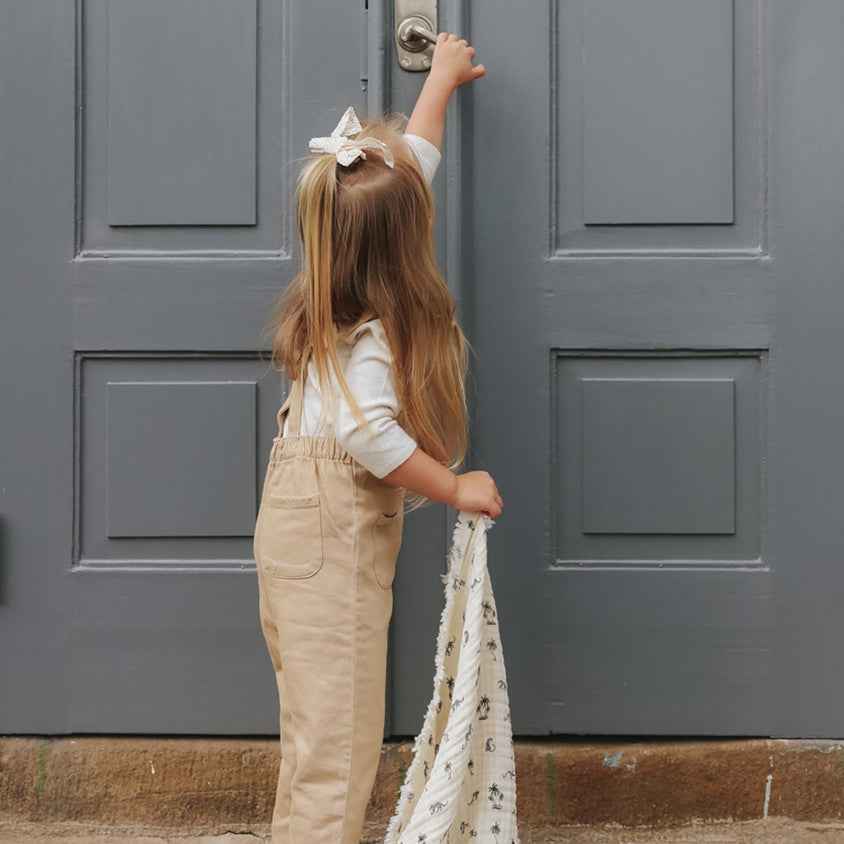 Elodie | Waterproof Baby Blanket Garden Leo's Resort