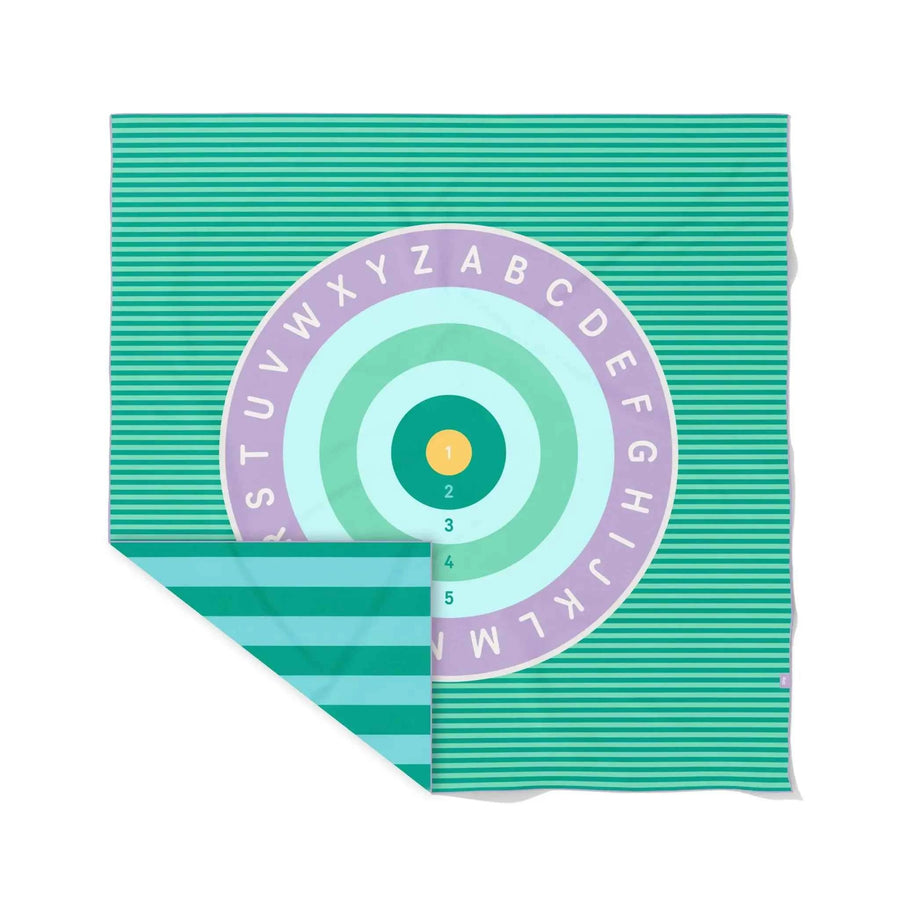 Quut | Speelhanddoek XL  - Bulls Eye / Name It