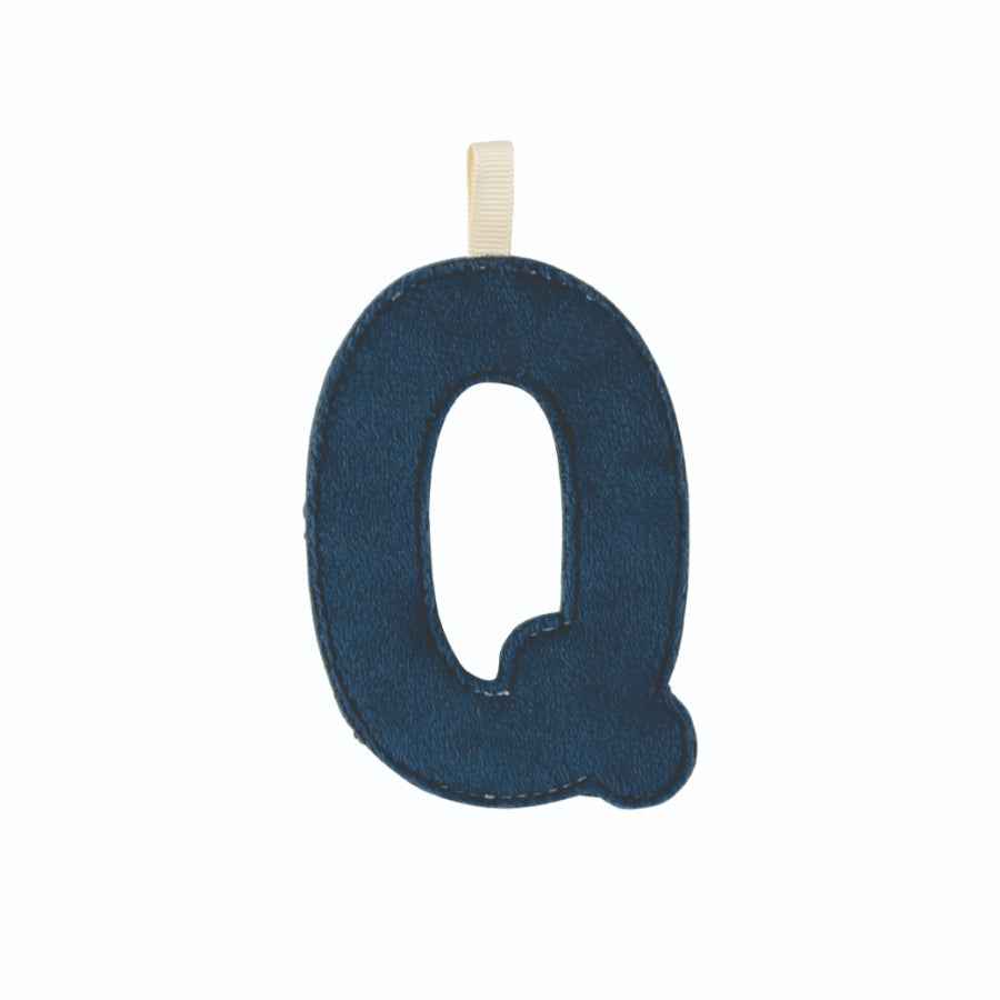 Lilliputiens | Letter Q Phosphorescent Material