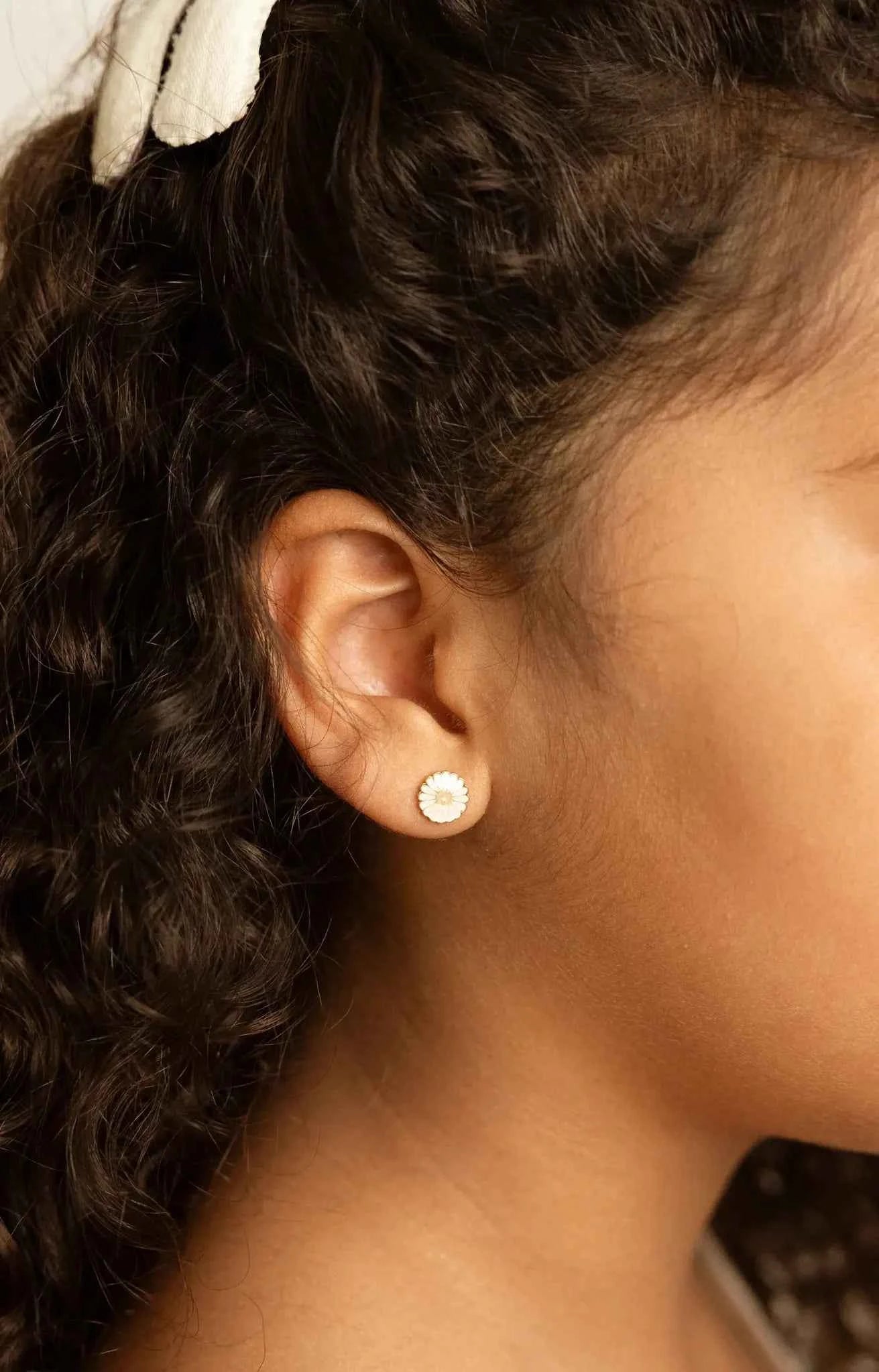 Mrs Ertha | Golden Daisy Earrings