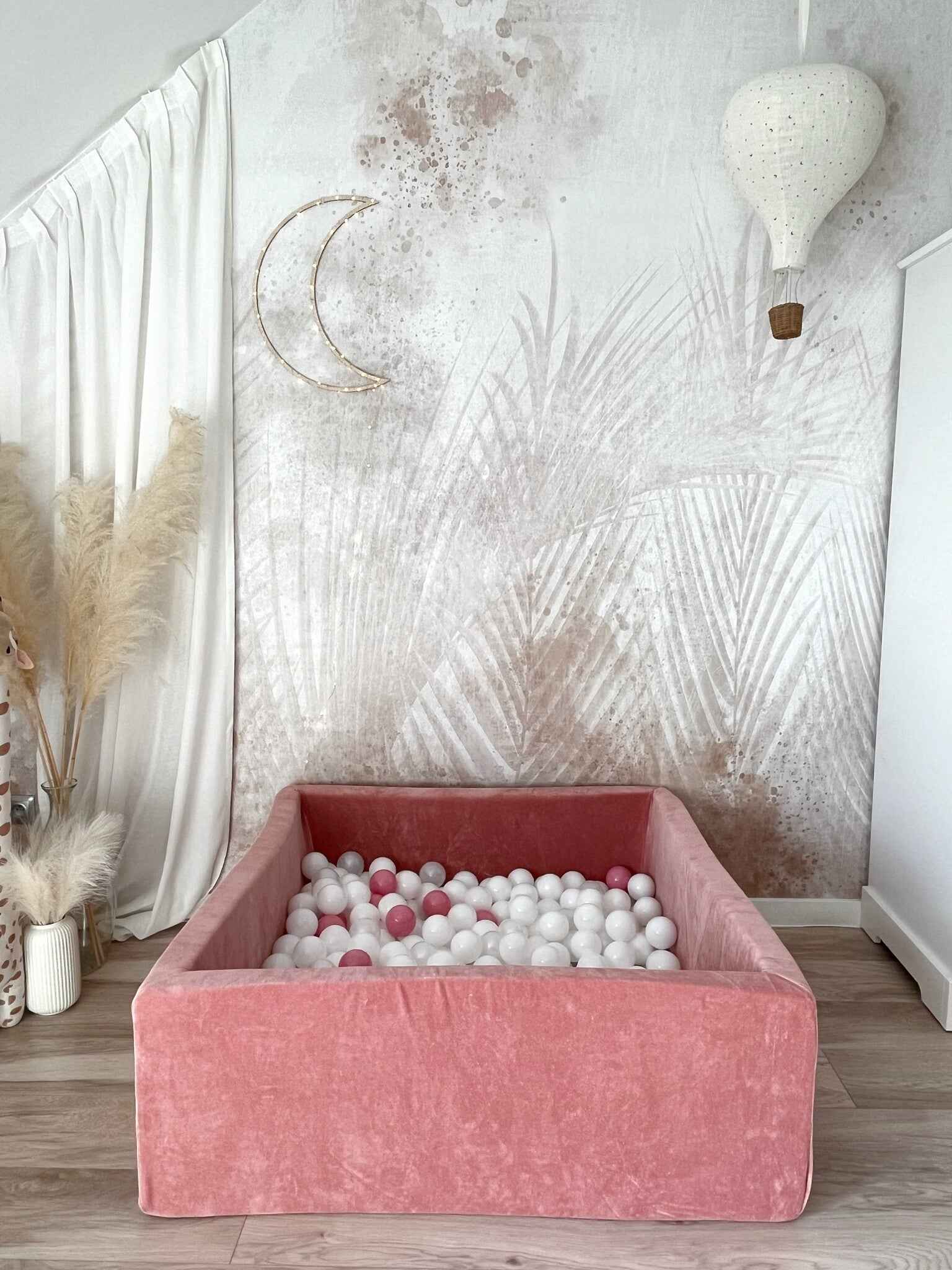 Moje | Square Ball Pit Soft Velvet - Raspberry Pink 106x106x40 cm + Balls
