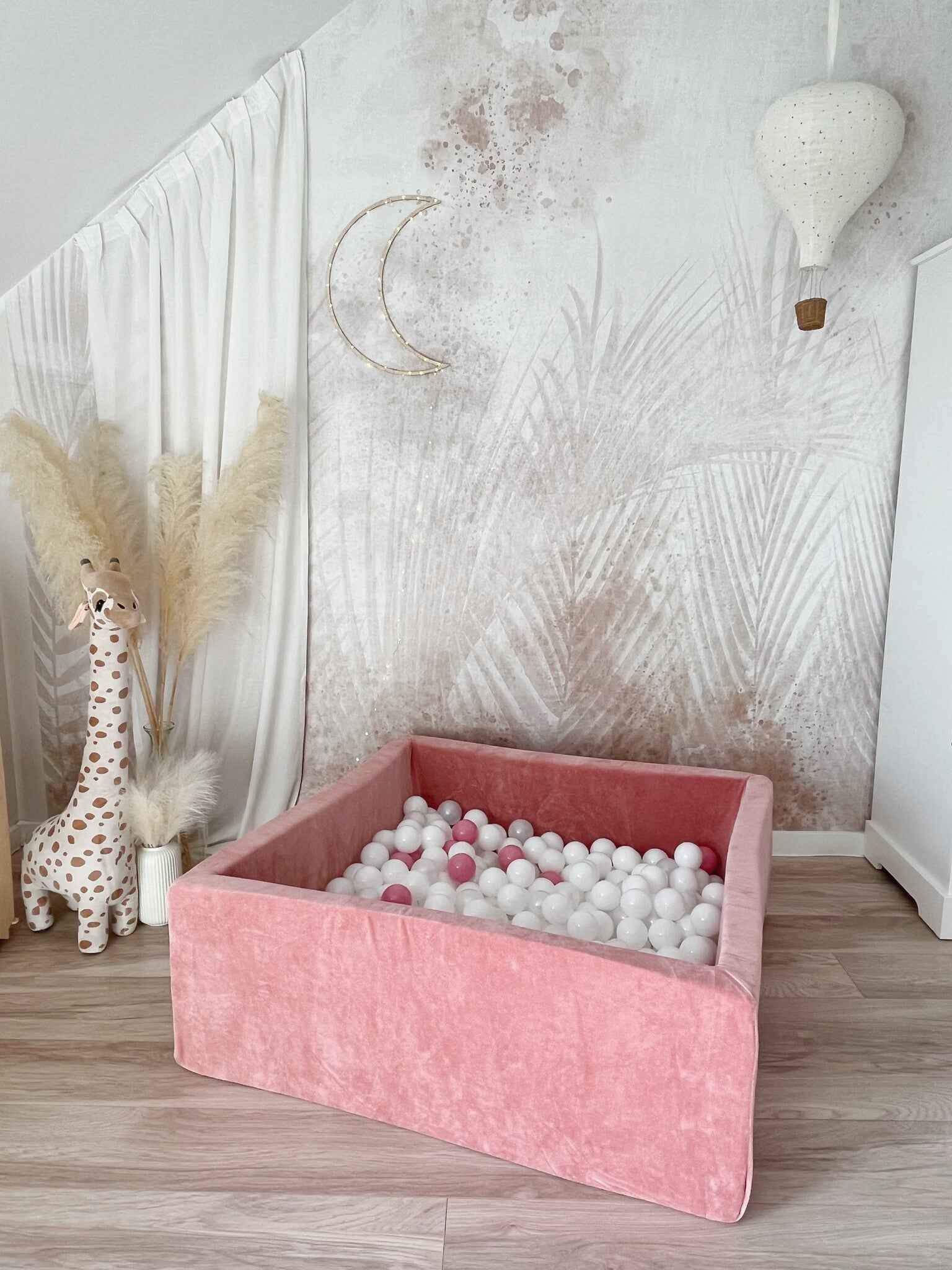 Moje | Square Soft Velvet Ball Pit - Raspberry Pink 106x106x40 cm + Balls
