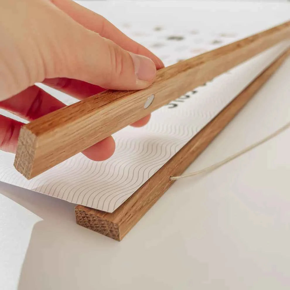 Les Petites Dates | Pine Wood Poster Holder