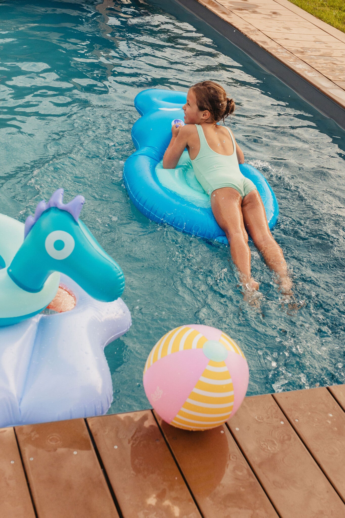 Quut | Inflatable Hippo Float