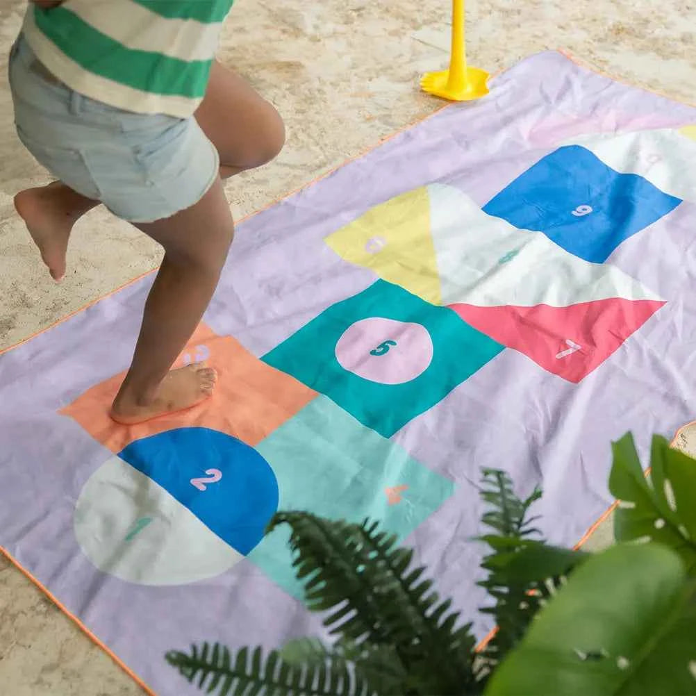 Quut | Play Towel L - Hopscotch
