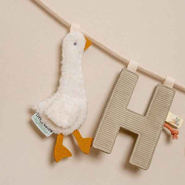 Little Dutch garland element letter B