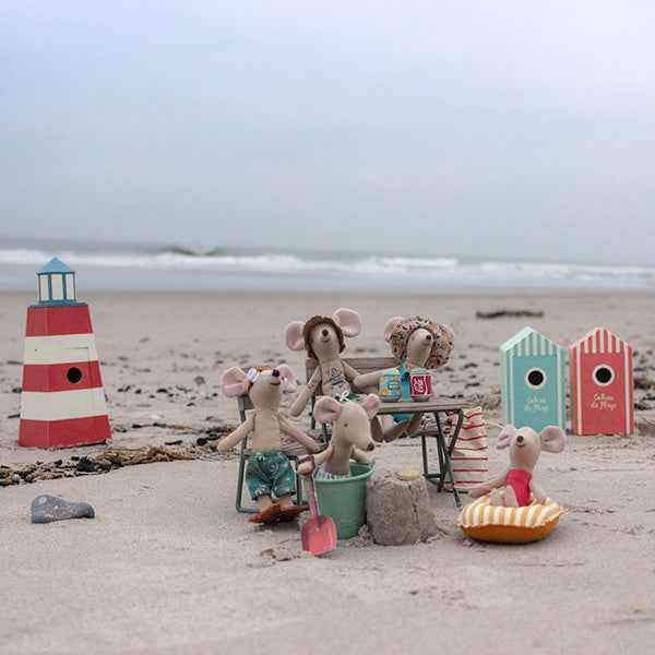 Maileg Dad Mouse in Beach Cabin