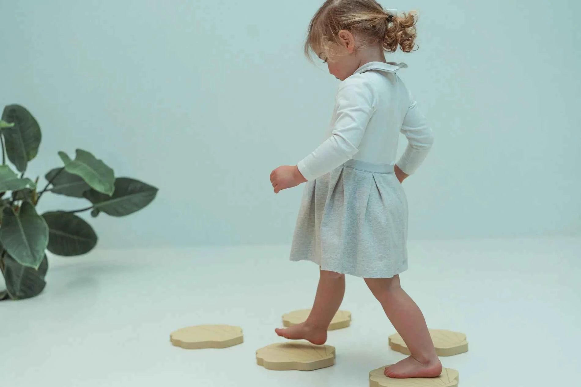Moes Play | Stepping Shells