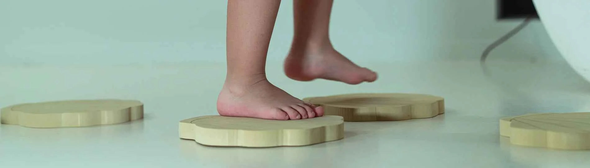 Moes Play | Stepping Shells