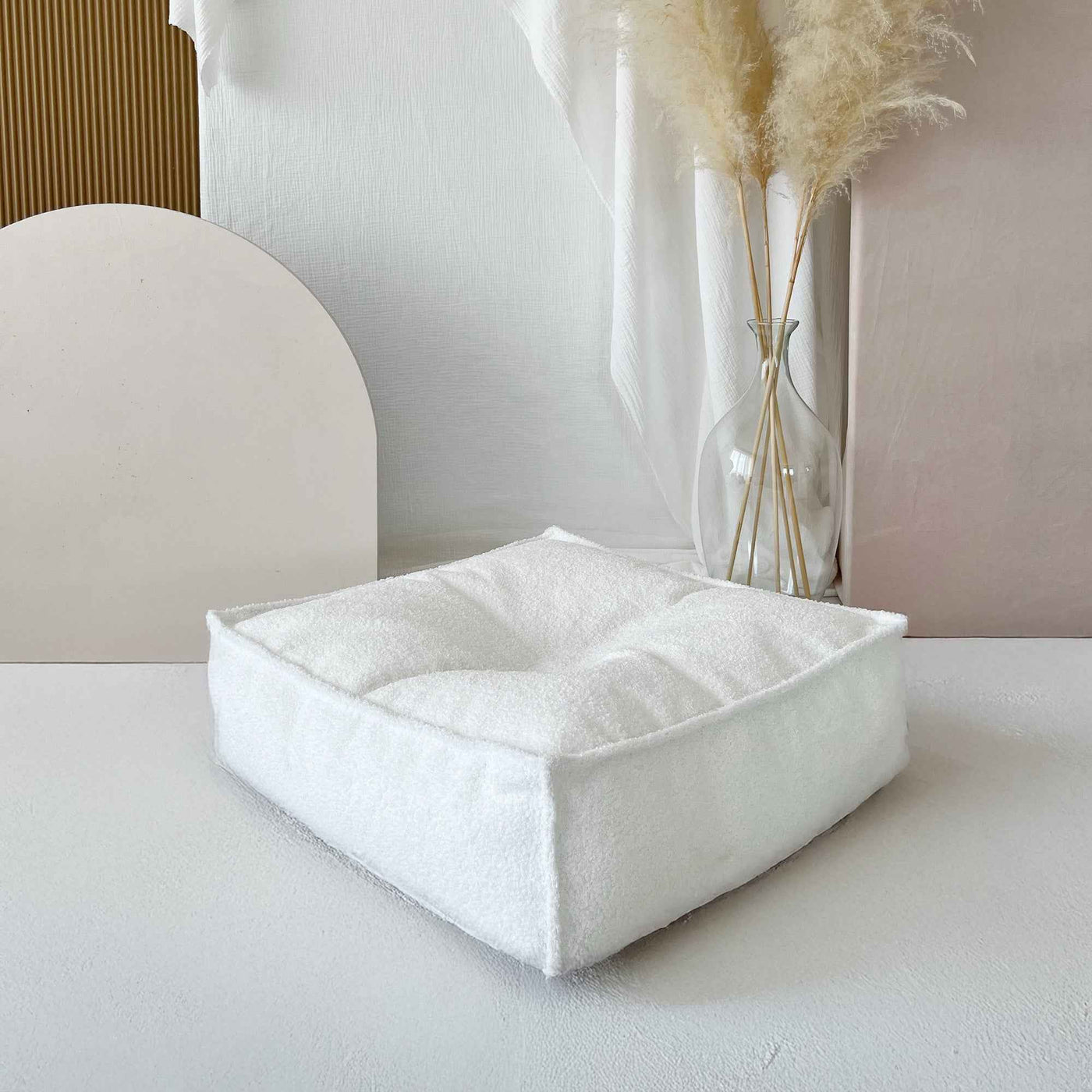 Moje |  BouclÃ© Ottoman -square - White