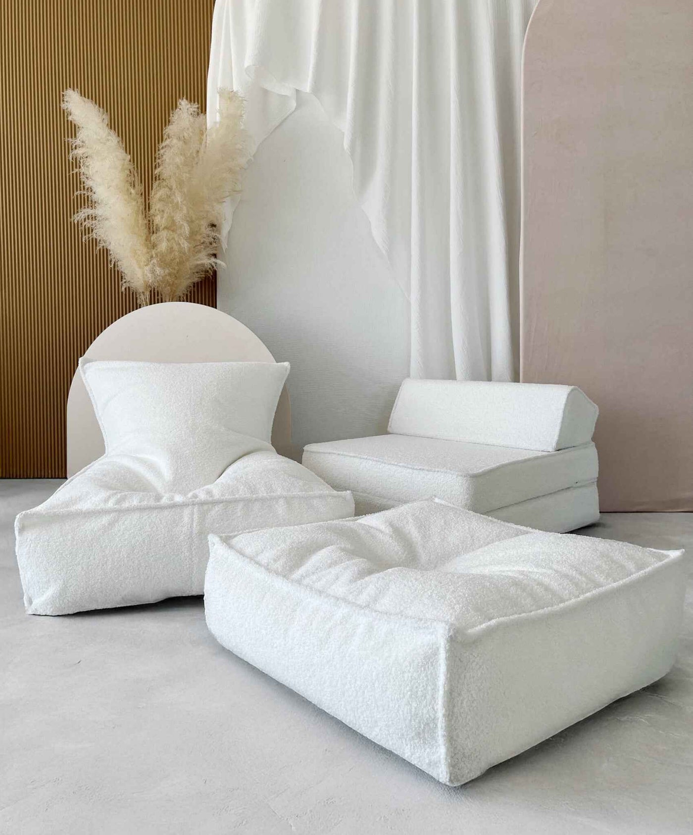 Moje |  BouclÃ© Ottoman -square - White