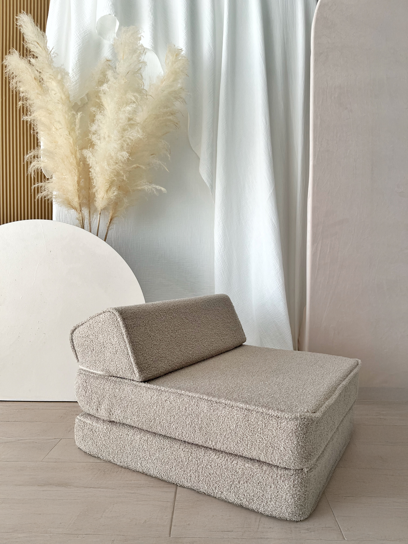 Moje | Bouclé Lounger Beige