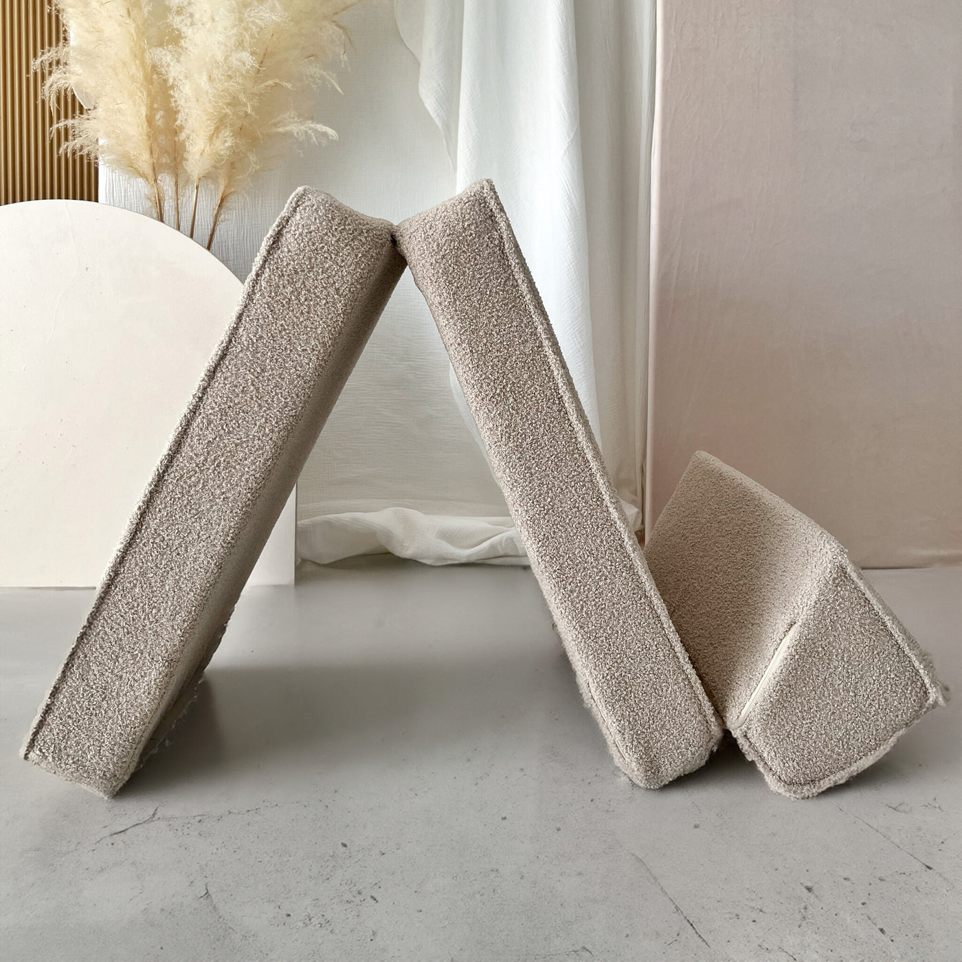Moje | Bouclé Lounger Beige