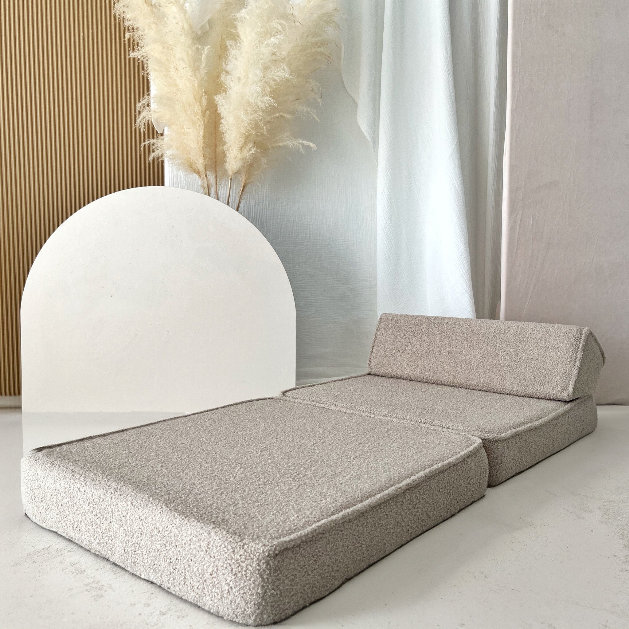 Moje | Bouclé Lounger Beige