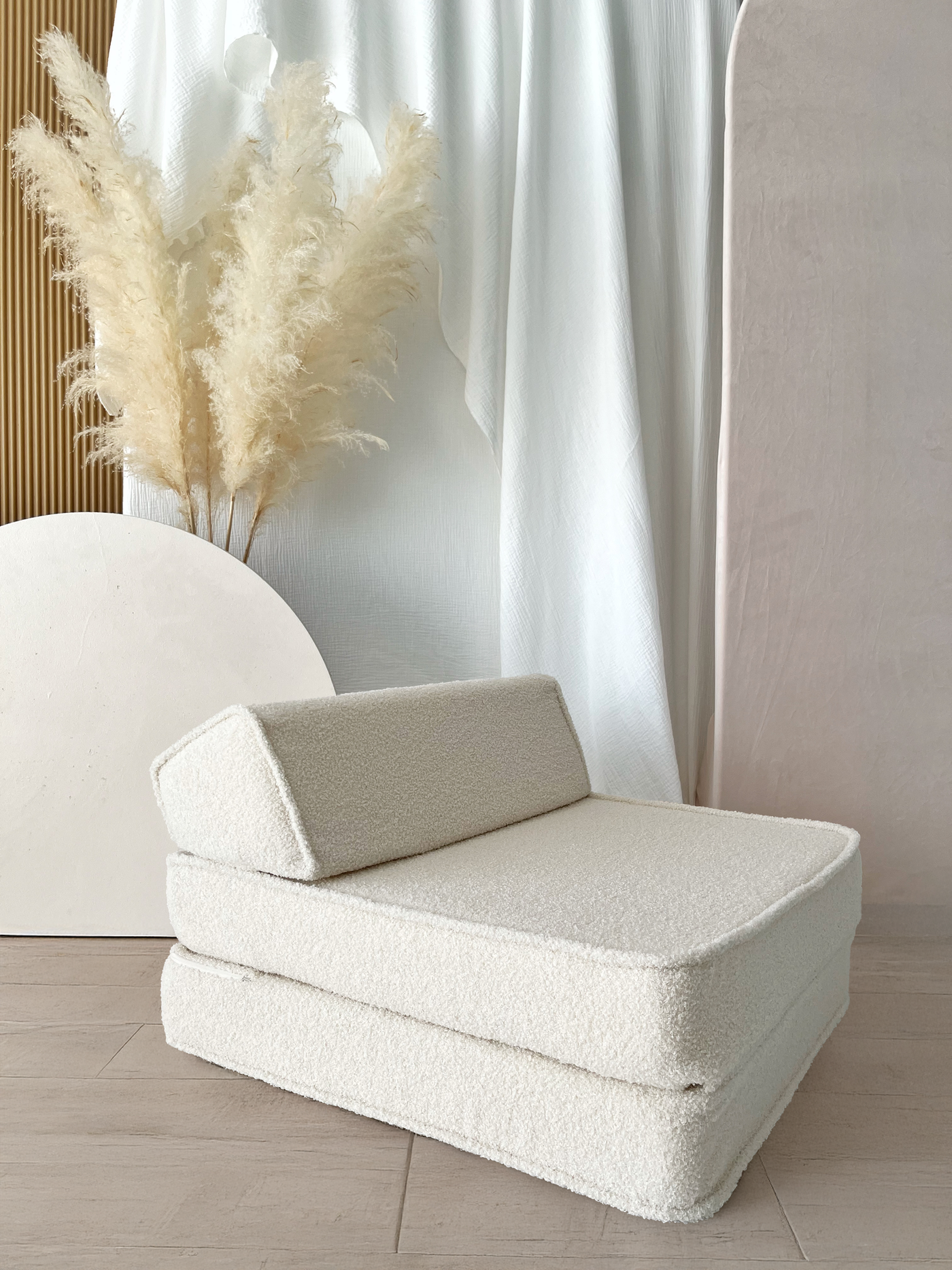 Moje | Bouclé Lounger Cream