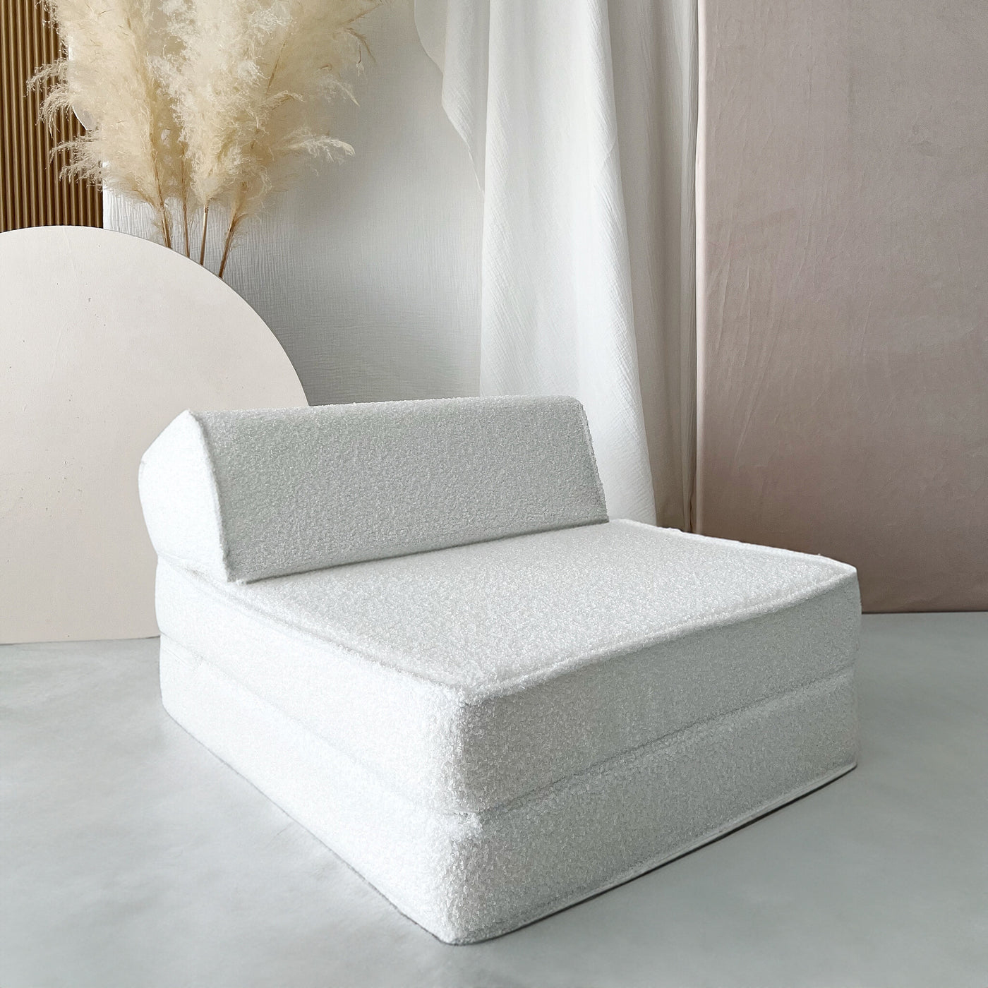 Moje | Bouclé Lounger White