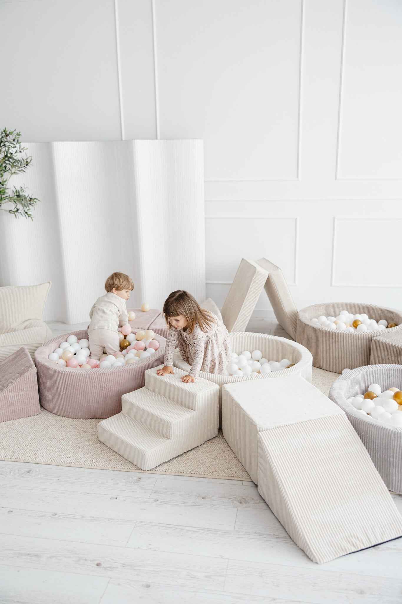 Moje | 3 Elements + Ball Bath - Rib Velvet Cream 90x30 cm + 200 Balls