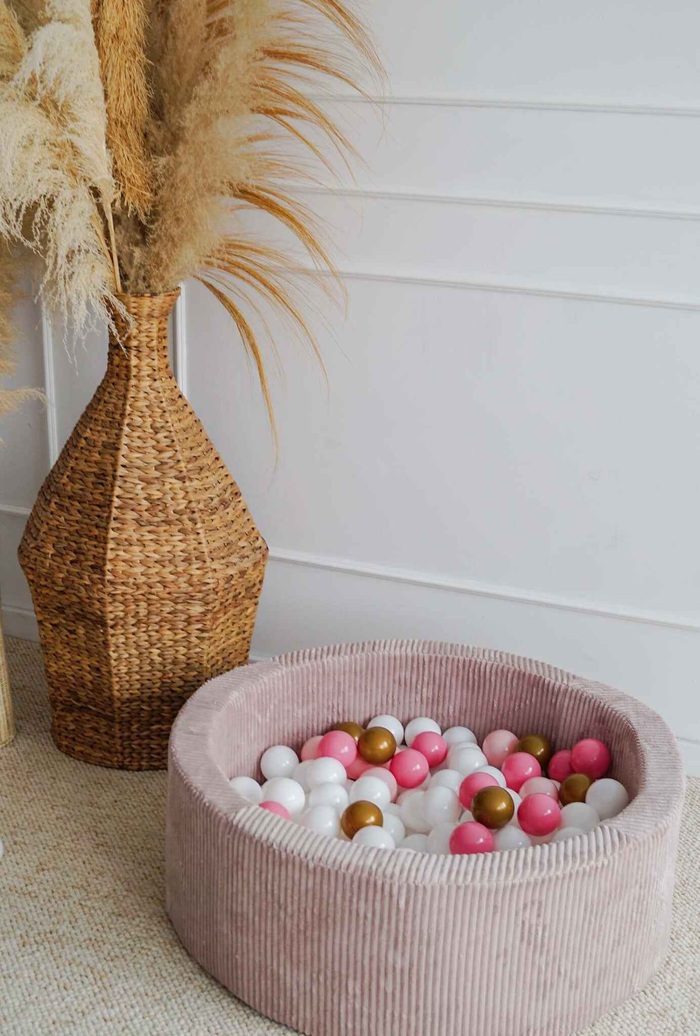 Moje | Ribbed Velvet Ball Bath - Dirty Pink 90x30 cm + Balls