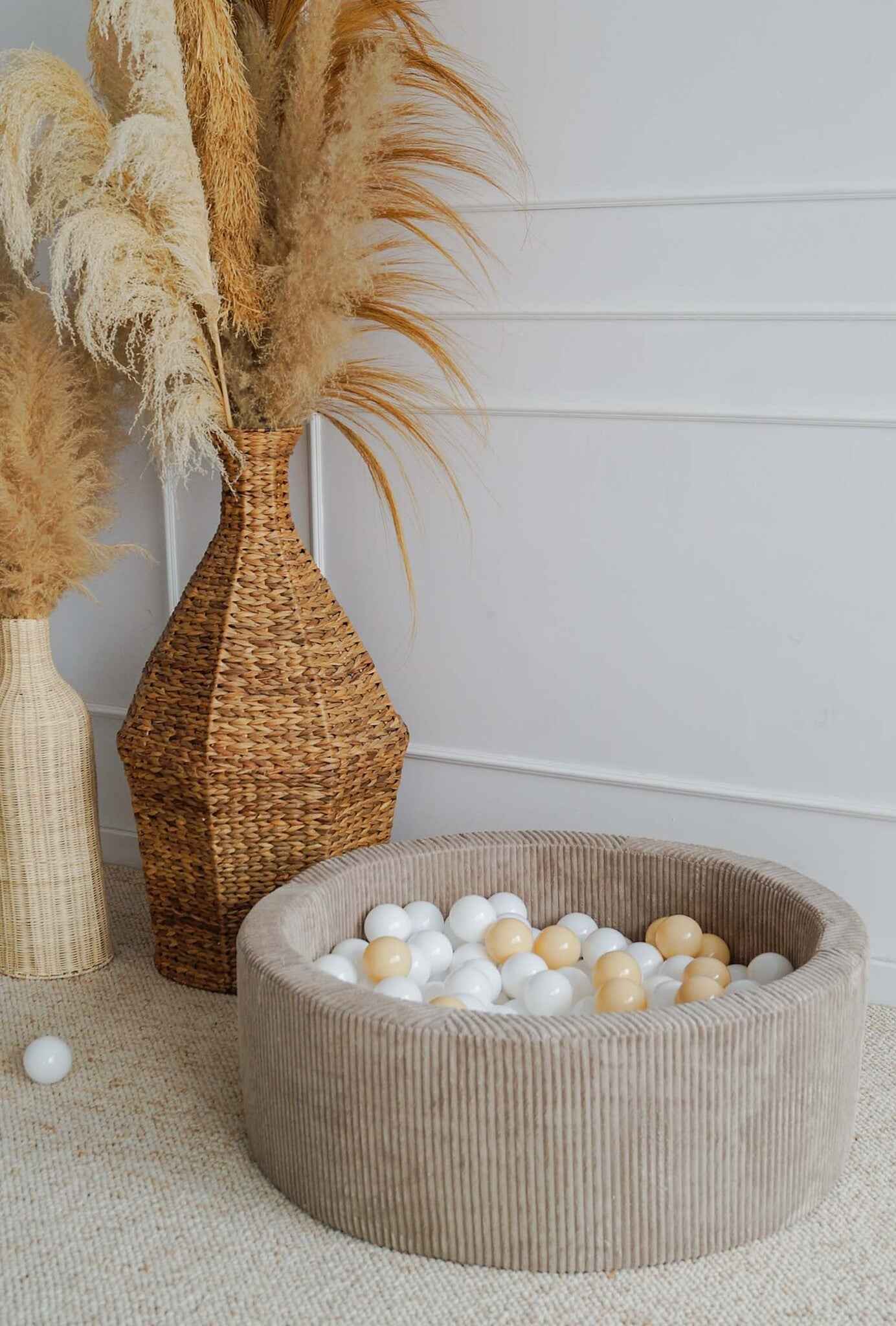 Moje | Rib Velvet Bubble Bath Mat - Dark Beige 90x30 cm + Bath Balls