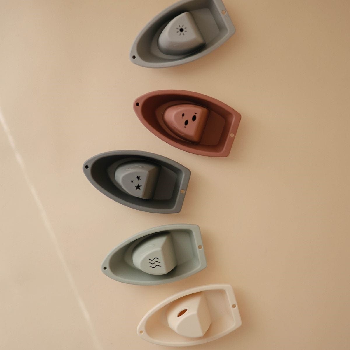 Mushie | Badspeelgoed Bath Boats Original 5-pack