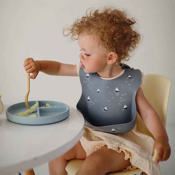 Mushie siliconen bord met zuignap Powder Blue