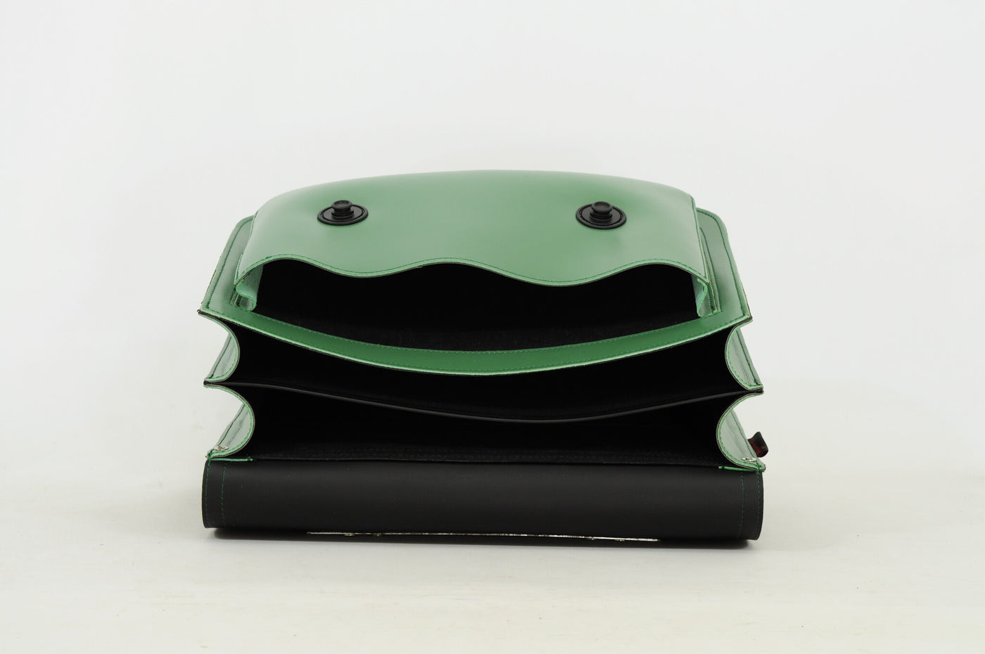 Own Stuff Lederen Boekentas met 2 Magneetsloten lakÃ© Emeraldgreen