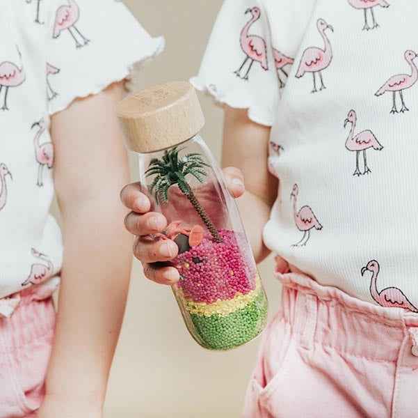 Petit Boum sensory bottle - flamingo
