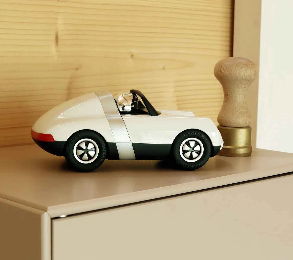 Playforever | Luft Pfeiffer Car