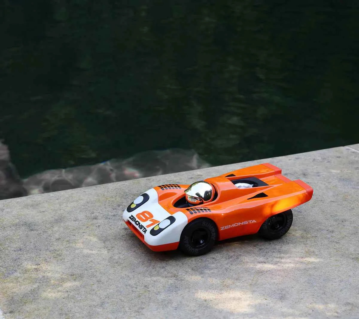 Playforever | Zemonsta Egon Car